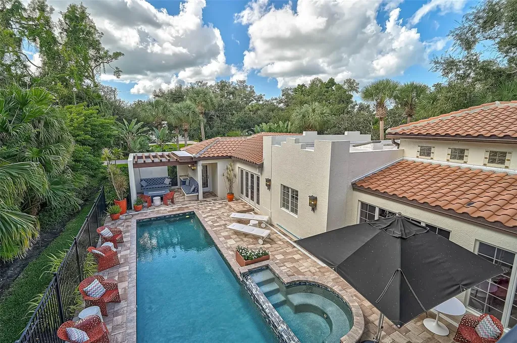 4439 Westwood Lane Sarasota FL 34231