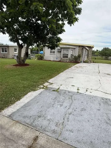 817 29th Street E Bradenton FL 34208