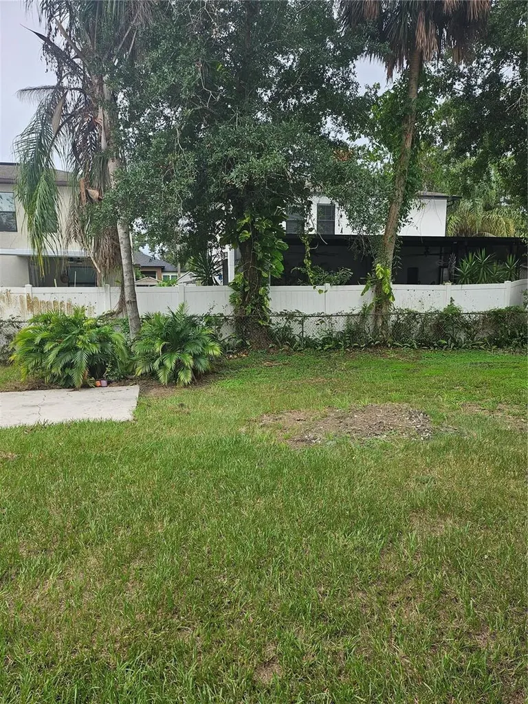 8322 June Street Tampa FL 33615