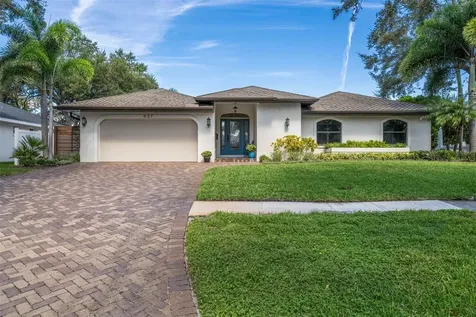 657 Riviera Bay Drive NE St Petersburg FL 33702