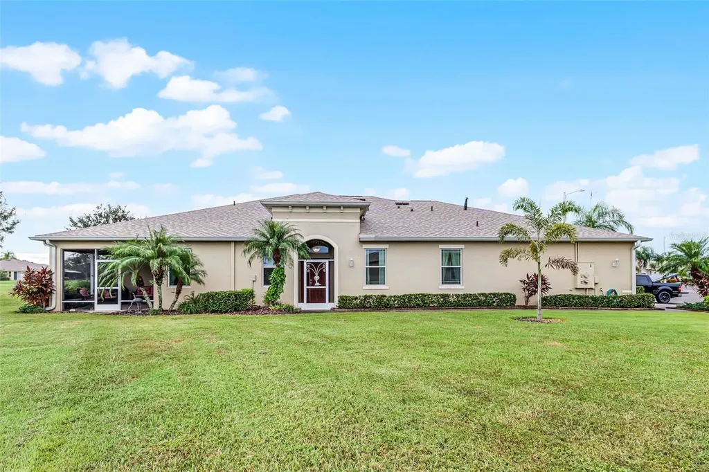 2504 Sapphire Greens Lane Sun City Center FL 33573