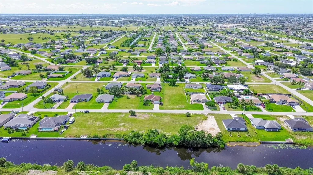 1808 Kismet Parkway E Cape Coral FL 33909