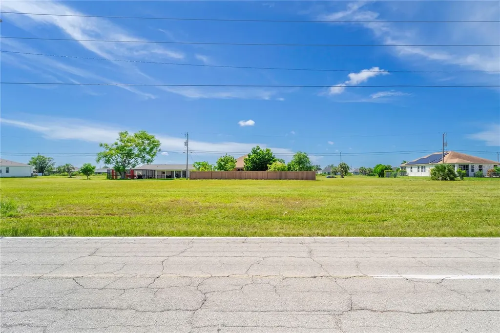 1808 Kismet Parkway E Cape Coral FL 33909