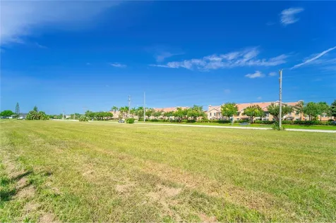 1808 Kismet Parkway E Cape Coral FL 33909