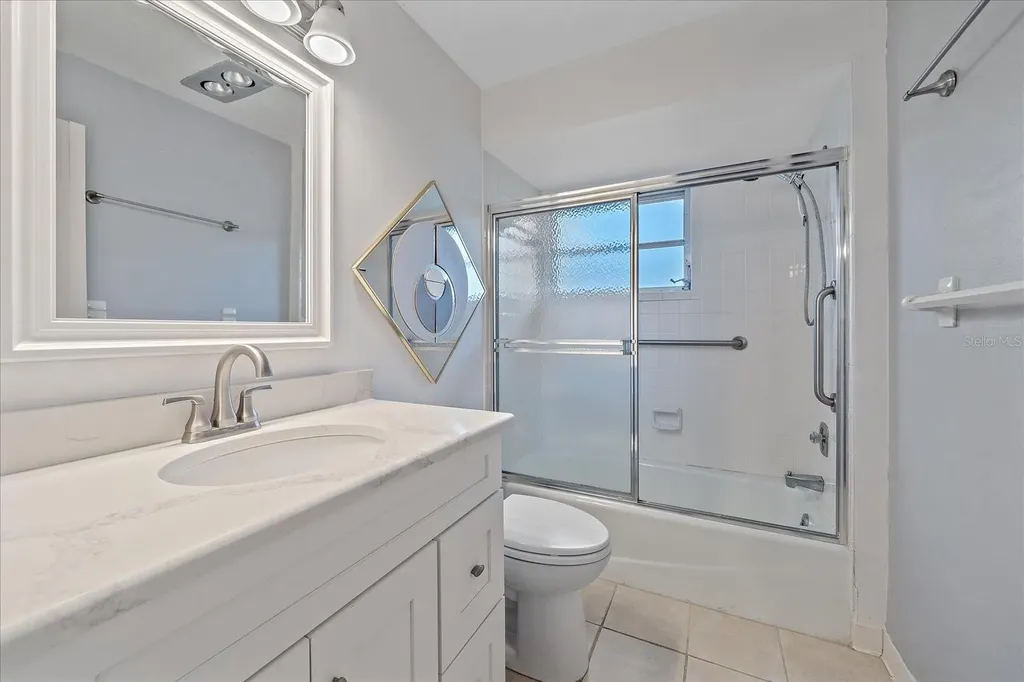 7077 W Country Club Drive N Sarasota FL 34243