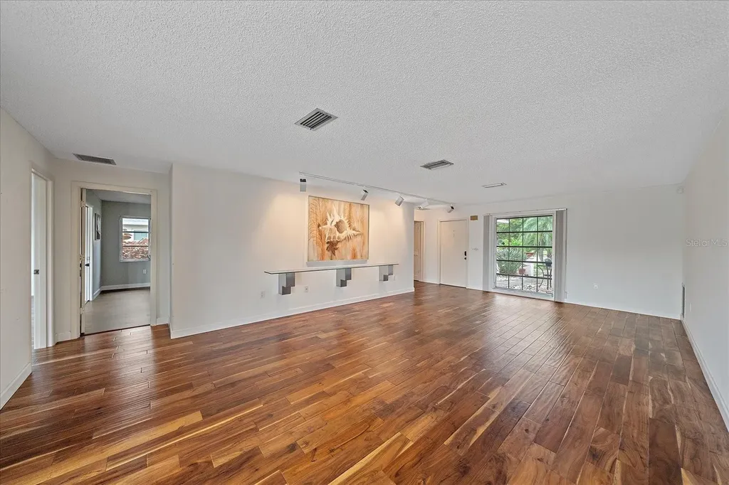 7077 W Country Club Drive N Sarasota FL 34243