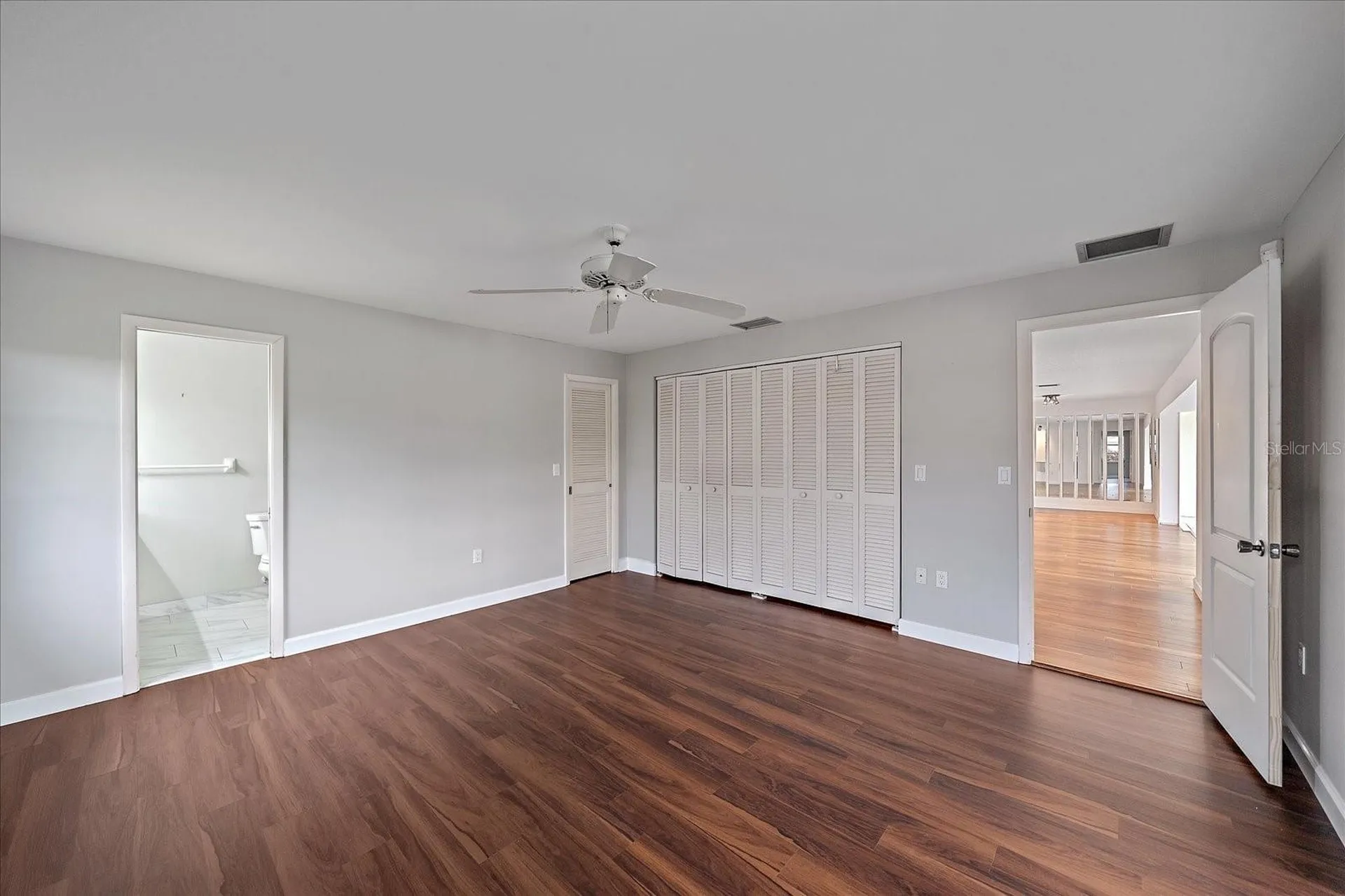7077 W Country Club Drive N Sarasota FL 34243