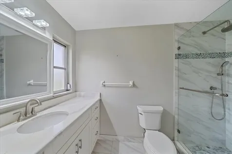 7077 W Country Club Drive N Sarasota FL 34243
