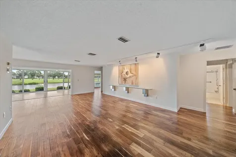 7077 W Country Club Drive N Sarasota FL 34243