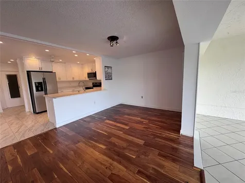 7077 W Country Club Drive N Sarasota FL 34243