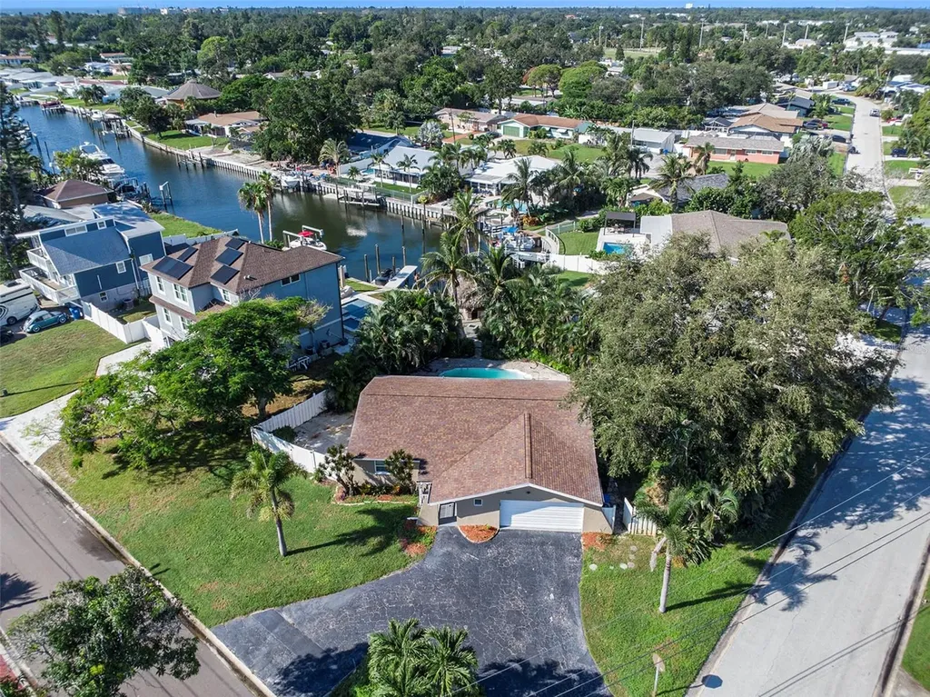 3401 Coquina Key Drive SE St Petersburg FL 33705