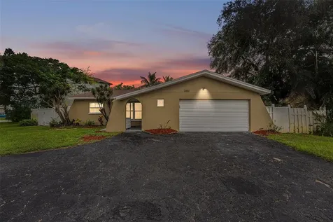 3401 Coquina Key Drive SE St Petersburg FL 33705