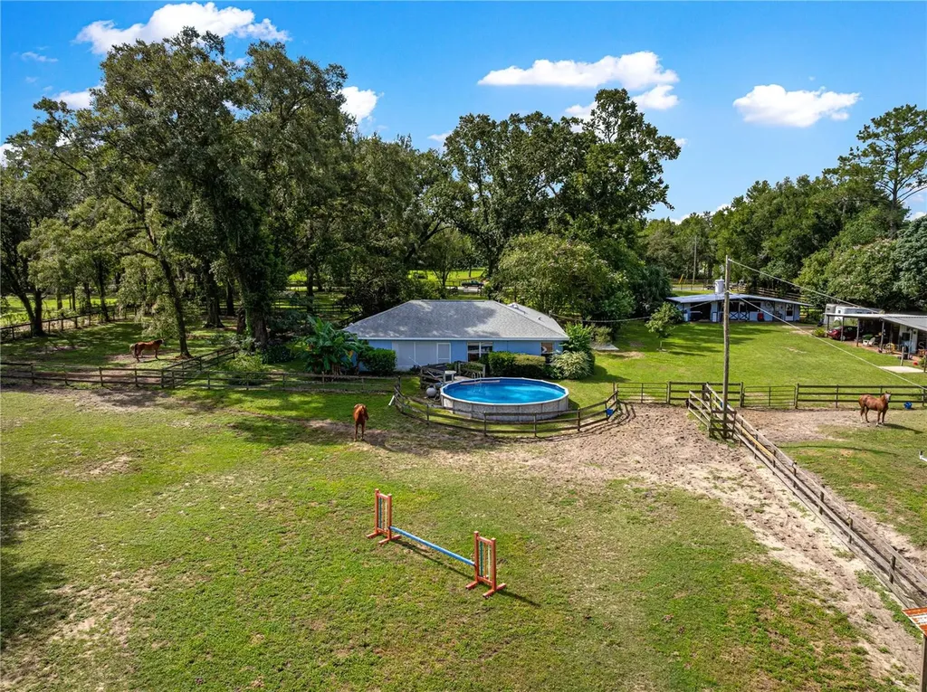 8221 SE 126th Place Belleview FL 34420