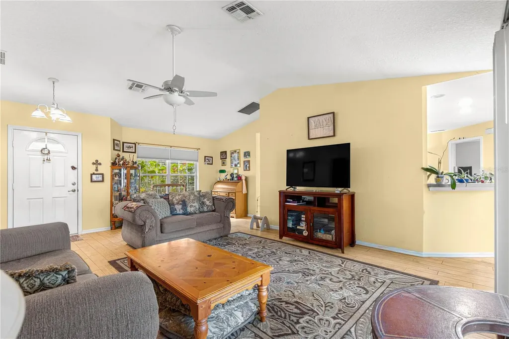 8221 SE 126th Place Belleview FL 34420