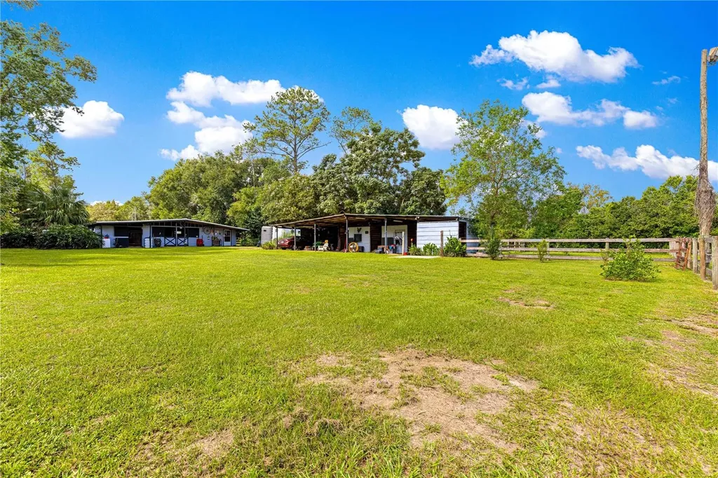 8221 SE 126th Place Belleview FL 34420