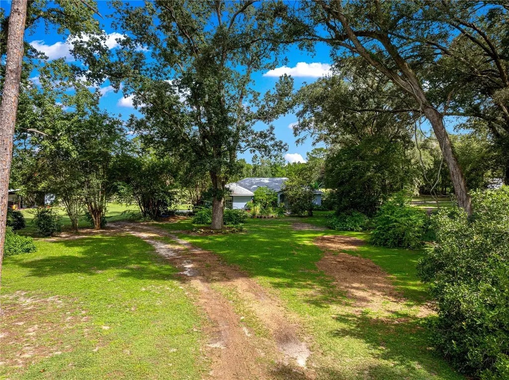 8221 SE 126th Place Belleview FL 34420