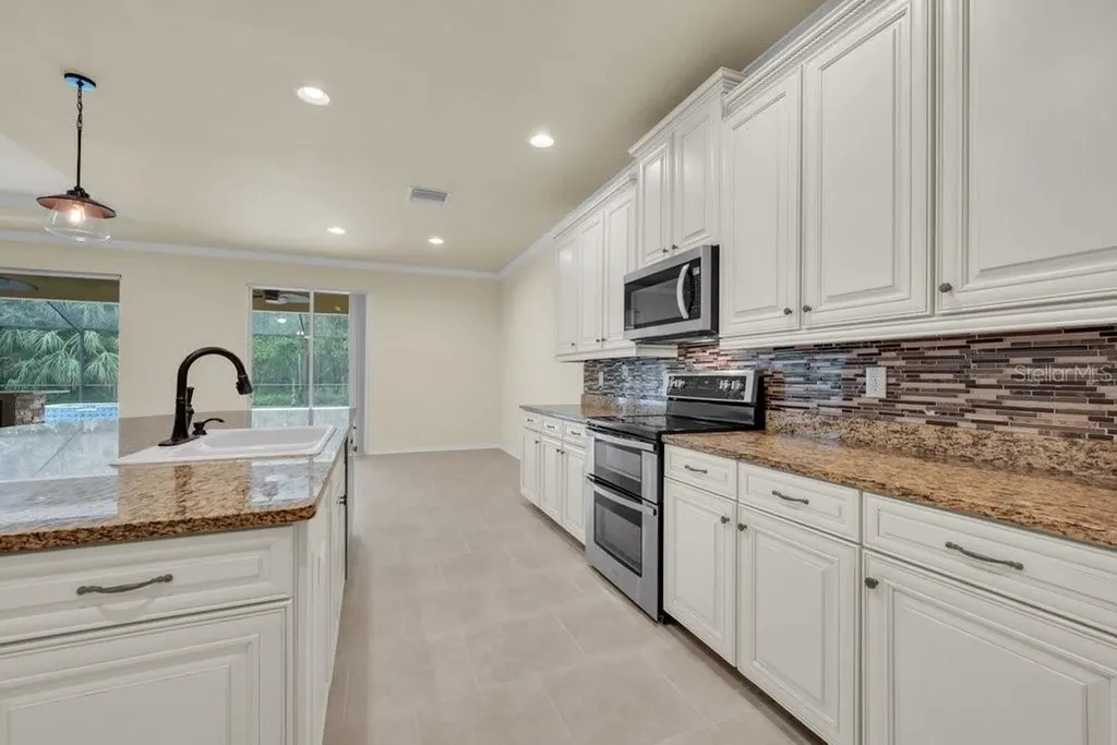 11209 Coventry Grove Circle Lithia FL 33547
