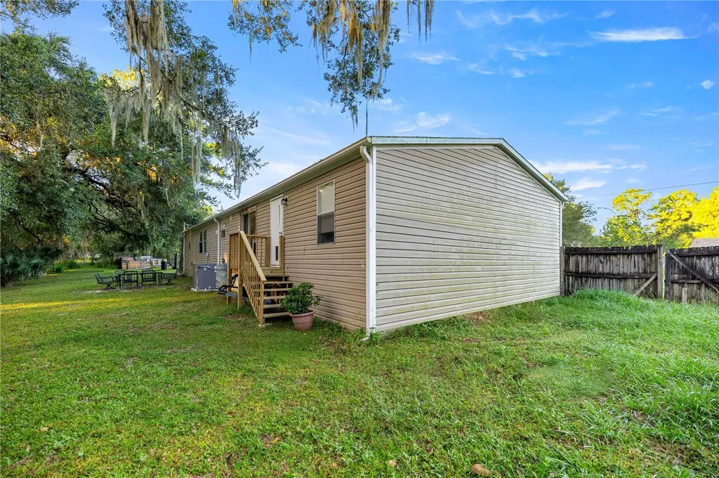 17545 NE 39th Court Citra FL 32113