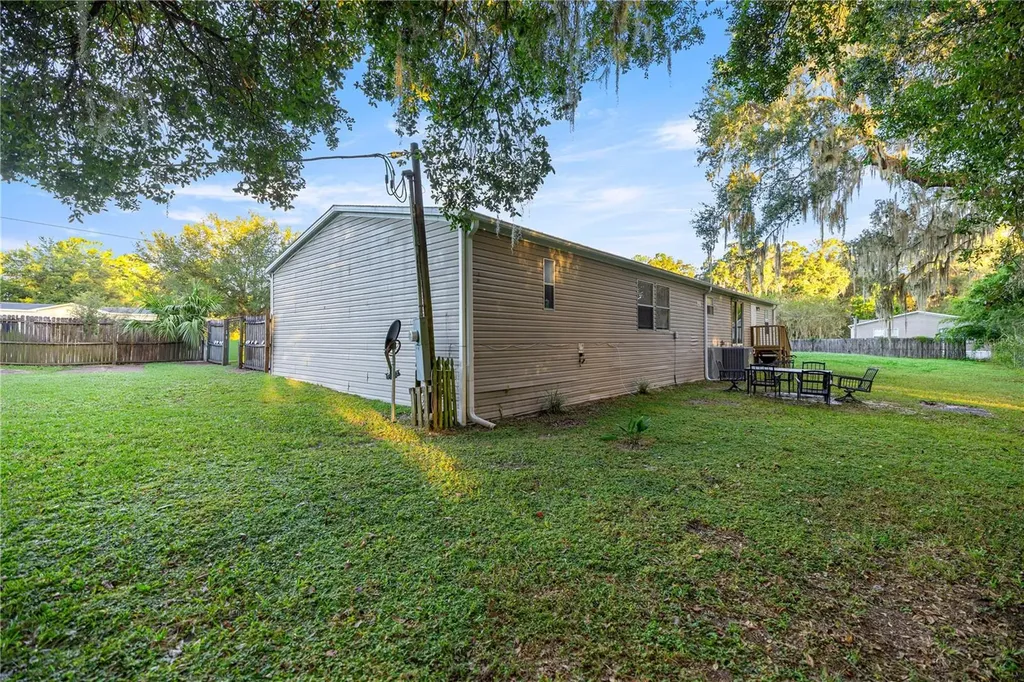 17545 NE 39th Court Citra FL 32113