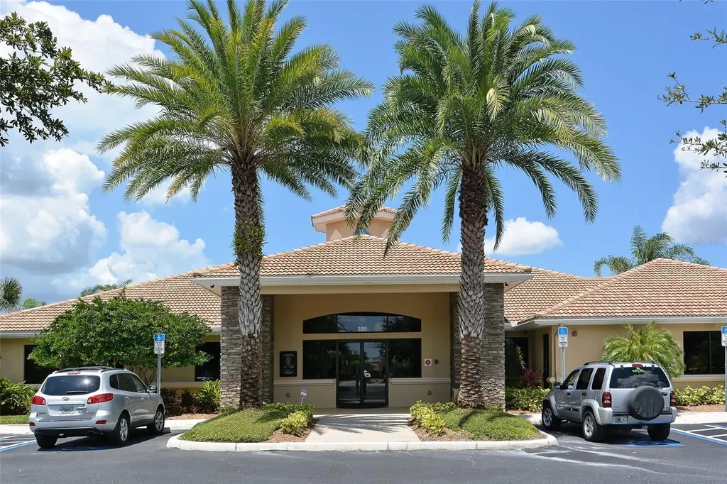 811 Fairwaycove Lane Bradenton FL 34212