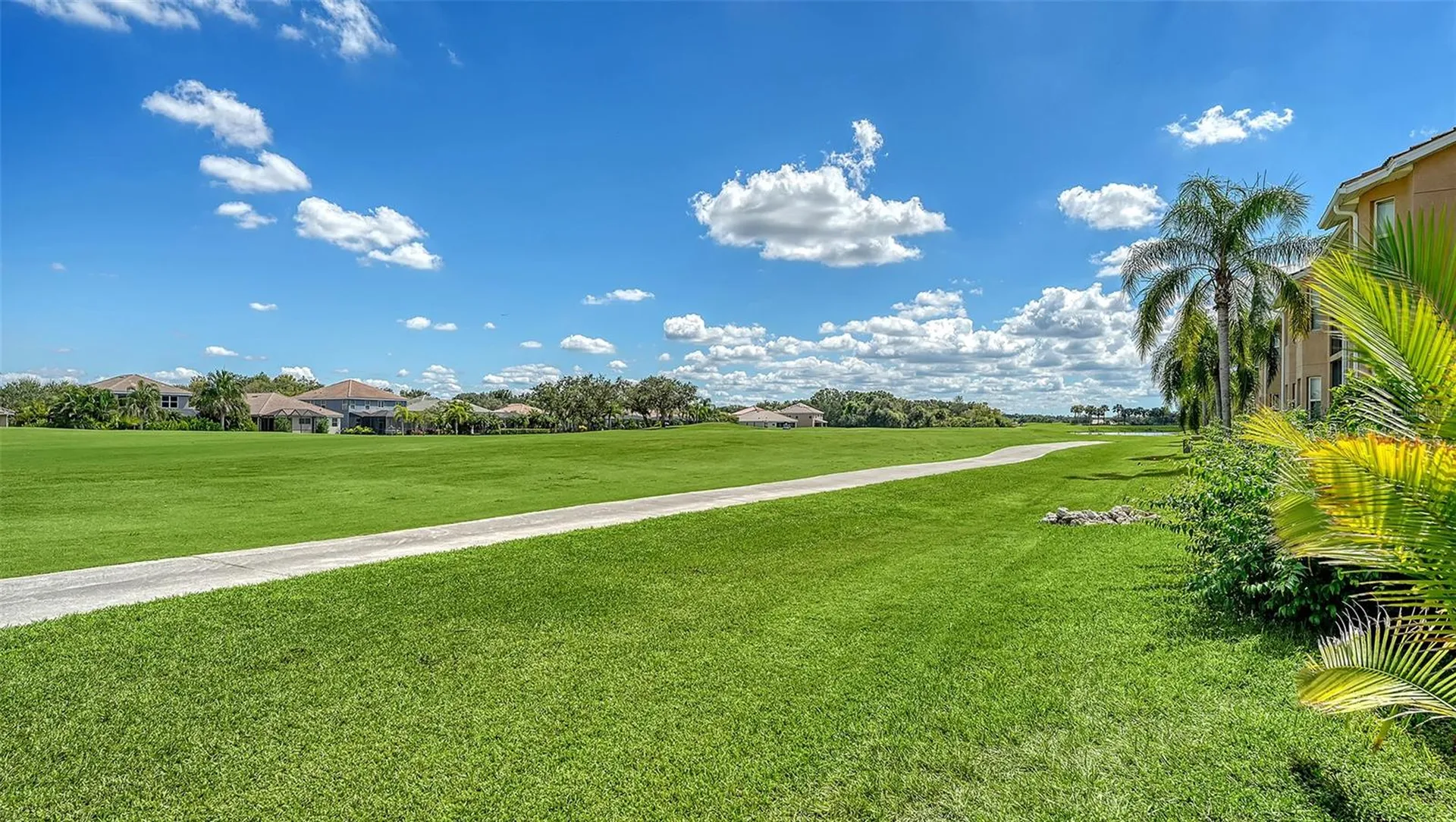 811 Fairwaycove Lane Bradenton FL 34212