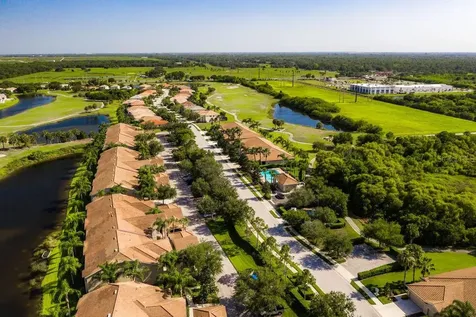 811 Fairwaycove Lane Bradenton FL 34212