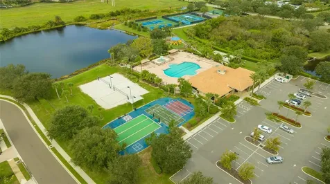 811 Fairwaycove Lane Bradenton FL 34212