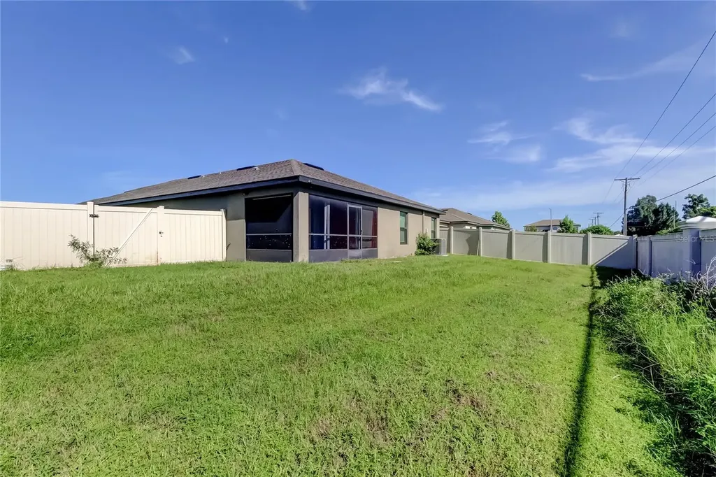 1739 Chatham Green Circle Ruskin FL 33570