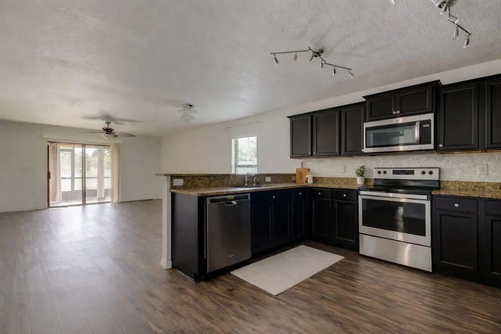1739 Chatham Green Circle Ruskin FL 33570
