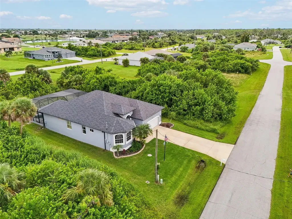 152 Spring Drive Rotonda West FL 33947