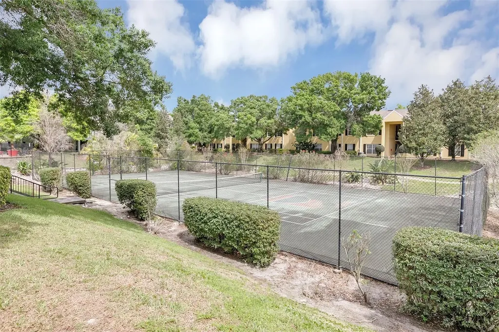 2041 Dixie Belle Drive Orlando FL 32812