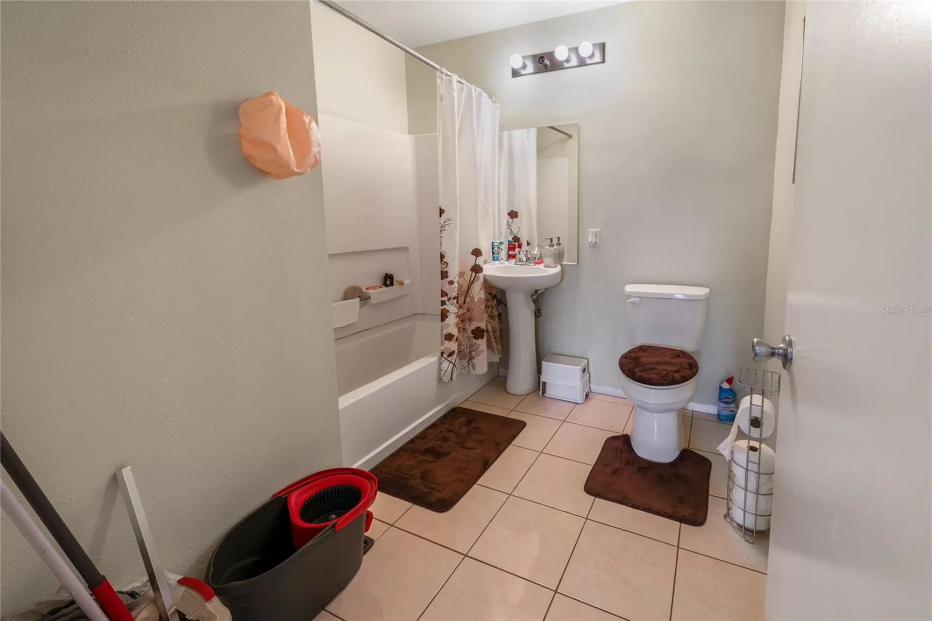 2041 Dixie Belle Drive Orlando FL 32812