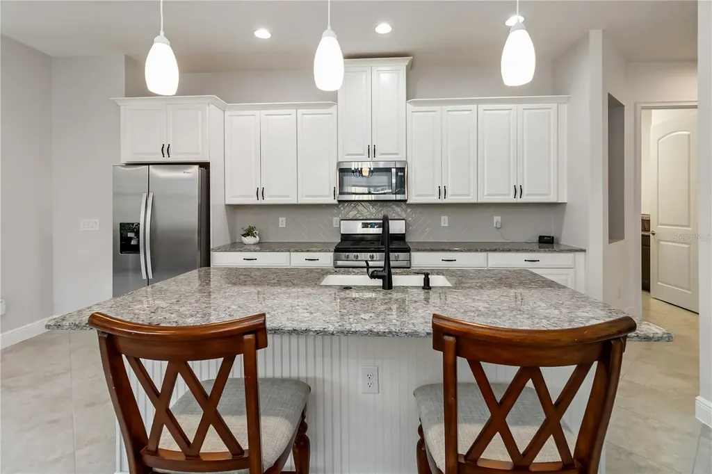 2585 Yellow Brick Road St Cloud FL 34772