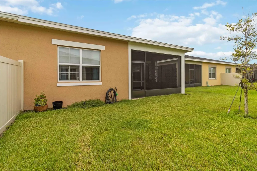 2585 Yellow Brick Road St Cloud FL 34772