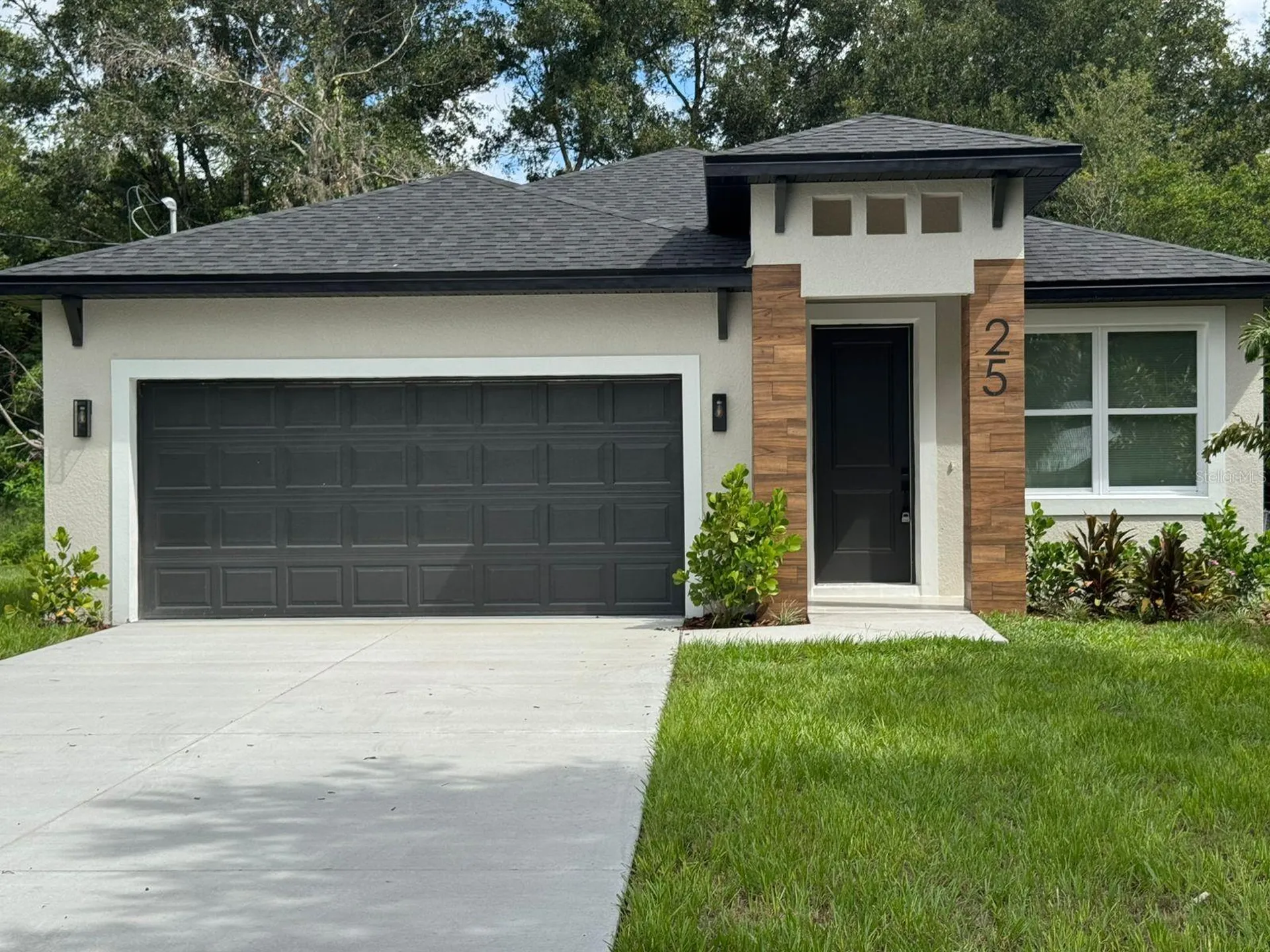 25 W 7th Street Apopka FL 32703