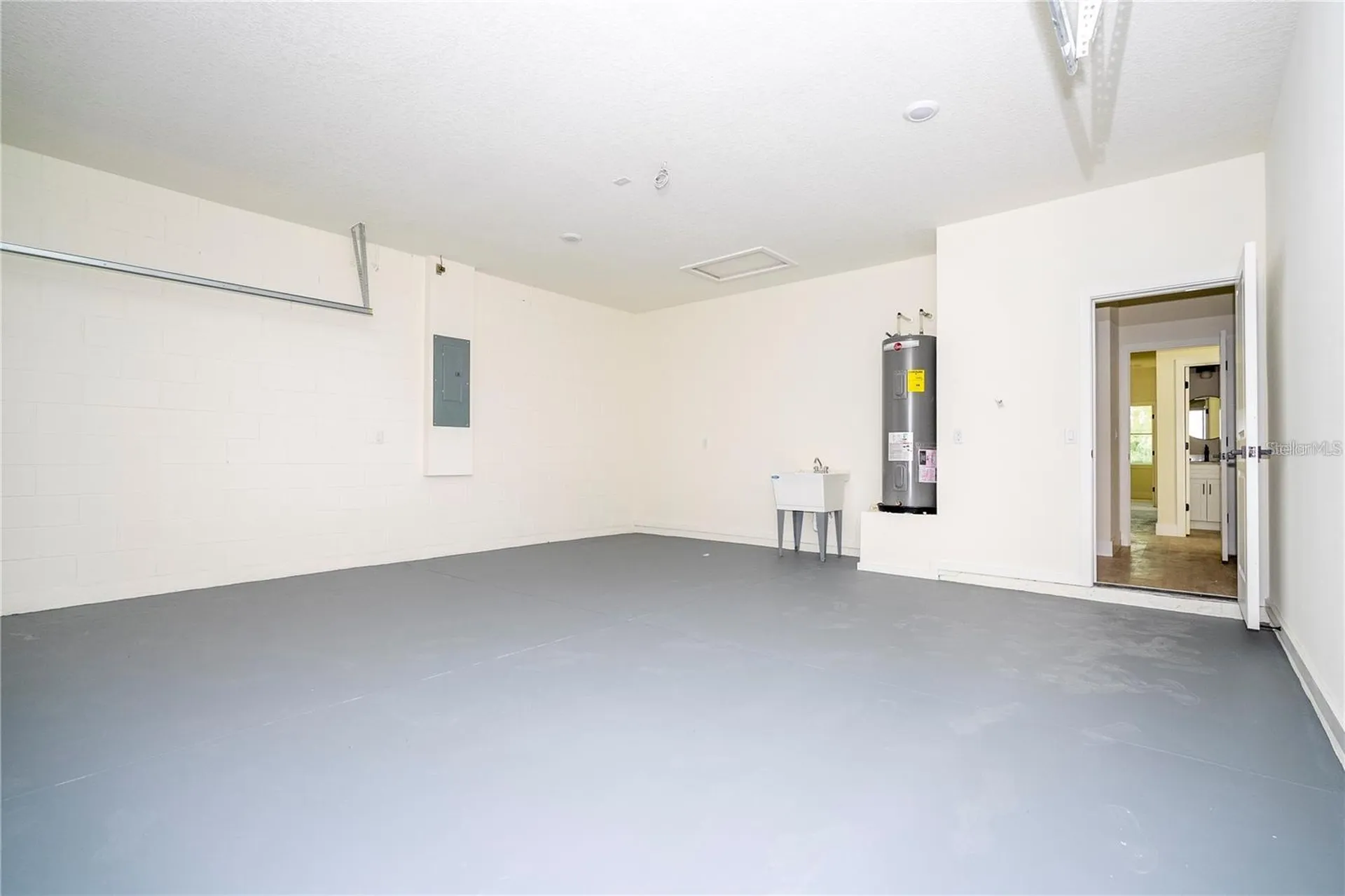 25 W 7th Street Apopka FL 32703