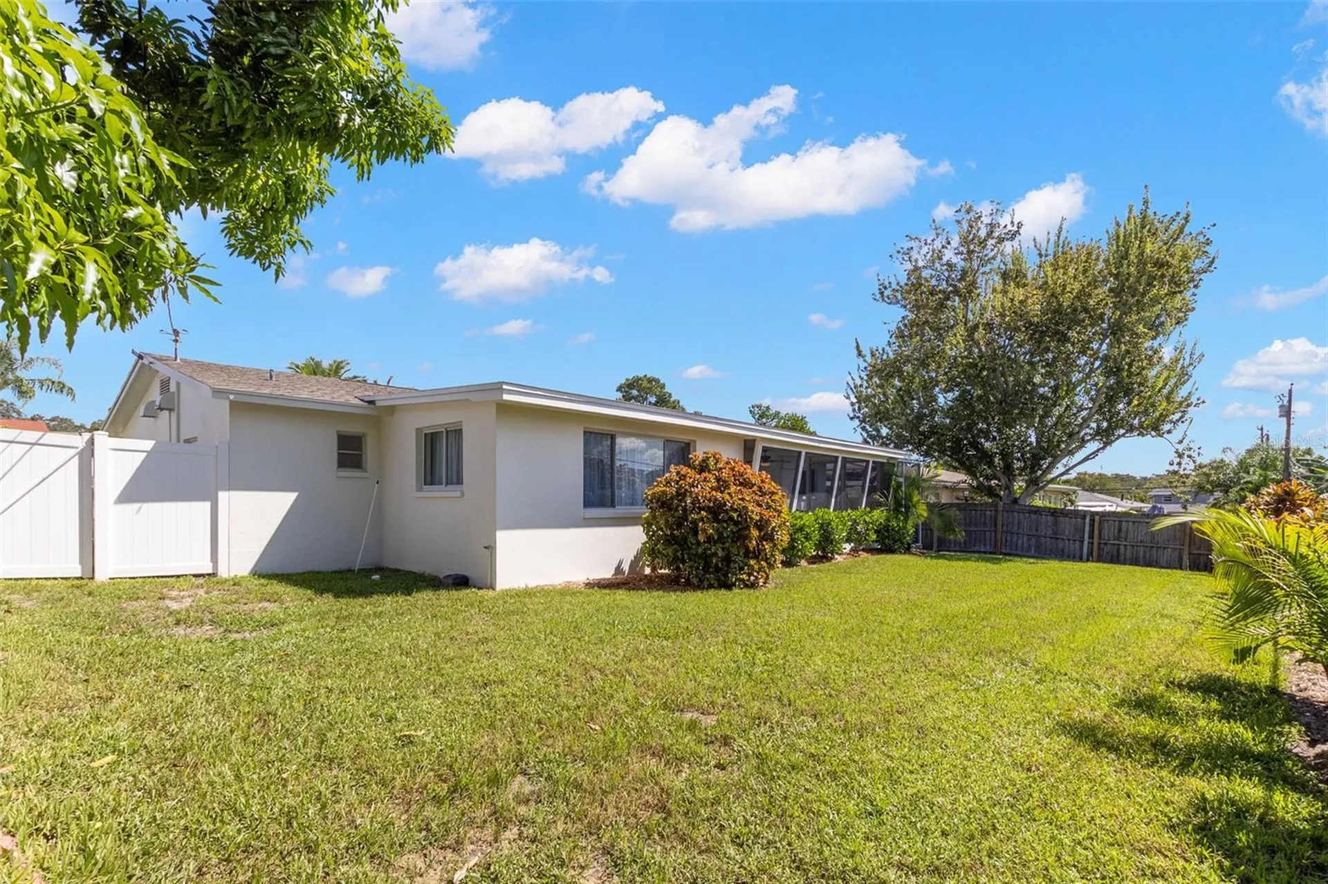 3488 Shady Bluffs Drive Largo FL 33770