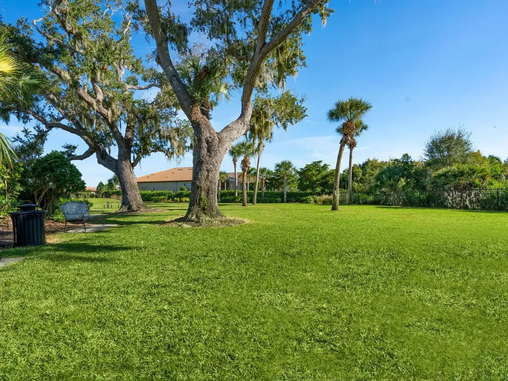 8700 Trattoria Terrace Sarasota FL 34238