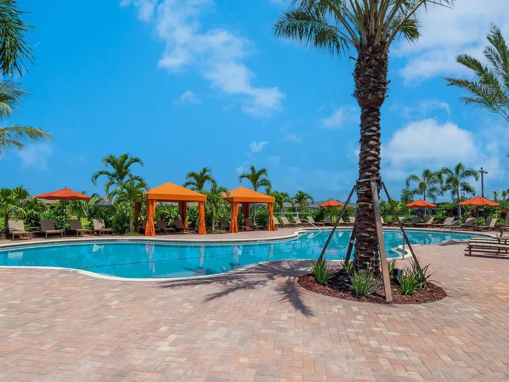 8700 Trattoria Terrace Sarasota FL 34238