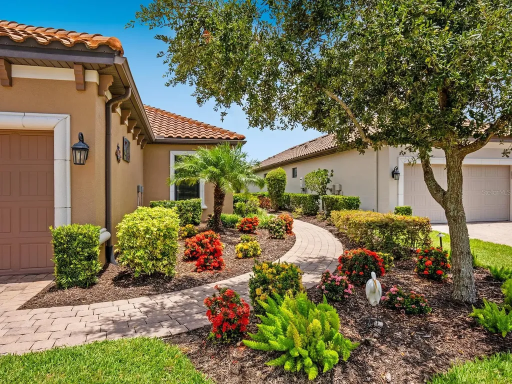 8700 Trattoria Terrace Sarasota FL 34238