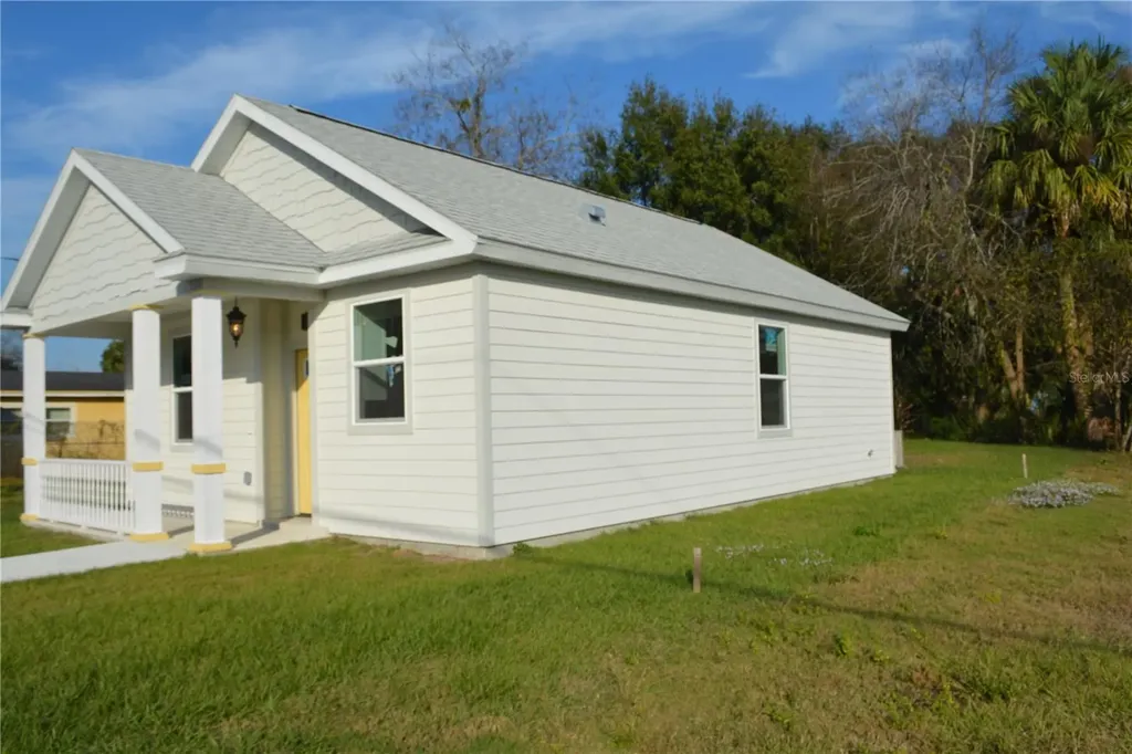 2221 Sipes Avenue Sanford FL 32771