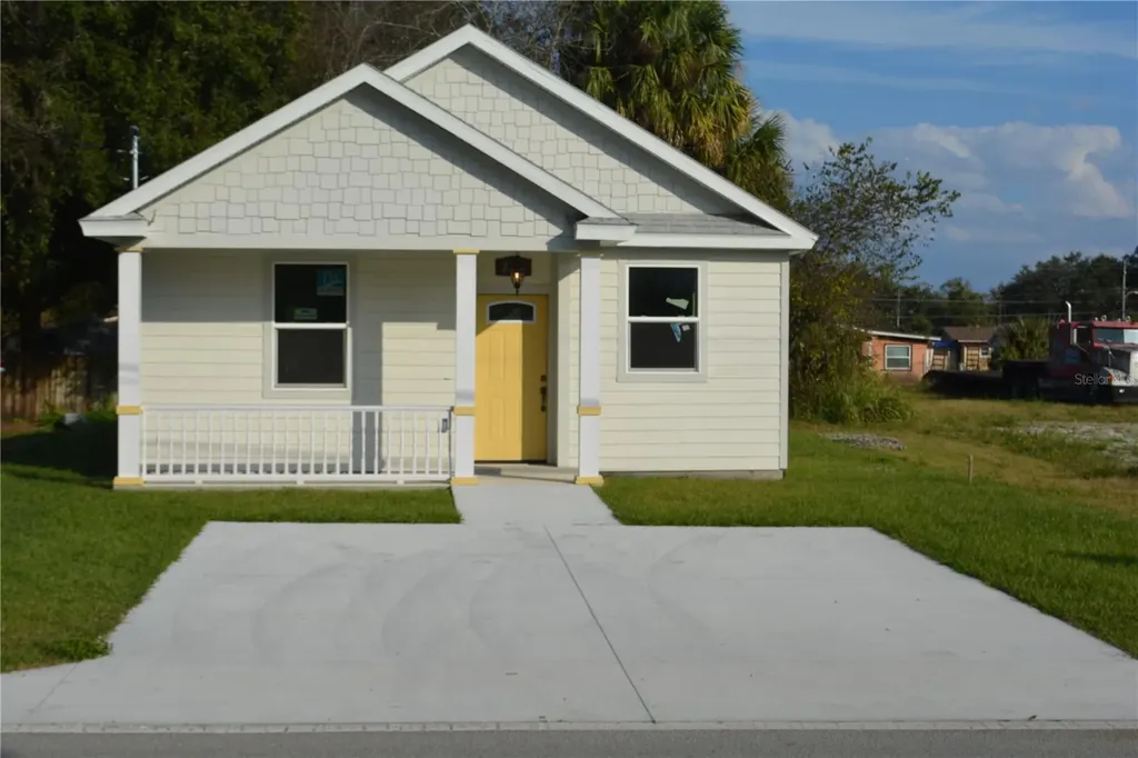 2221 Sipes Avenue Sanford FL 32771