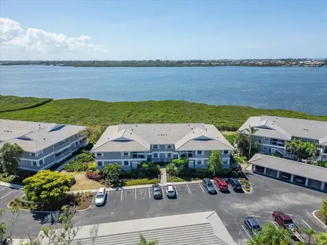 1343 Perico Point Circle Bradenton FL 34209