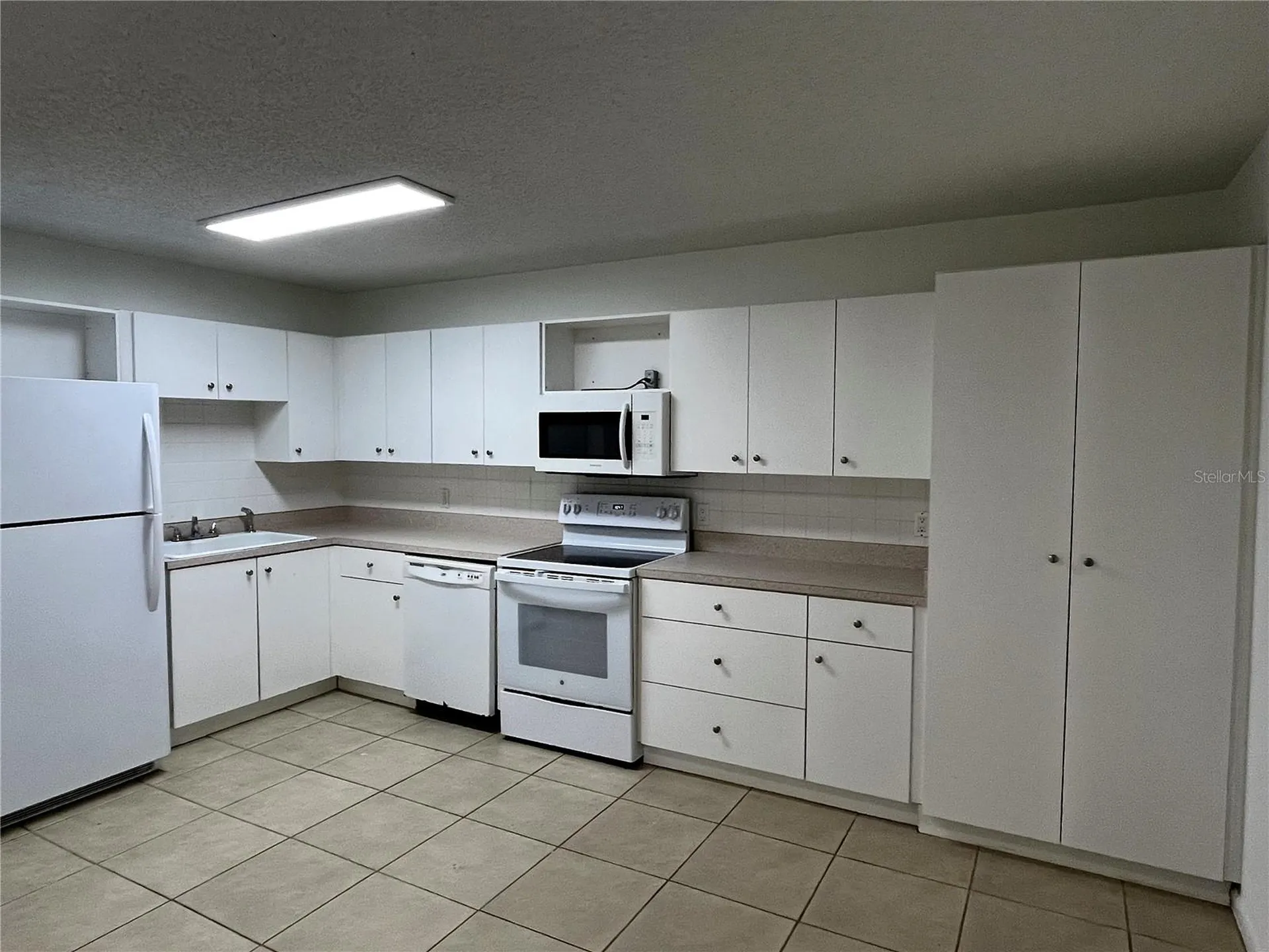 813 Hope Avenue New Smyrna Beach FL 32169