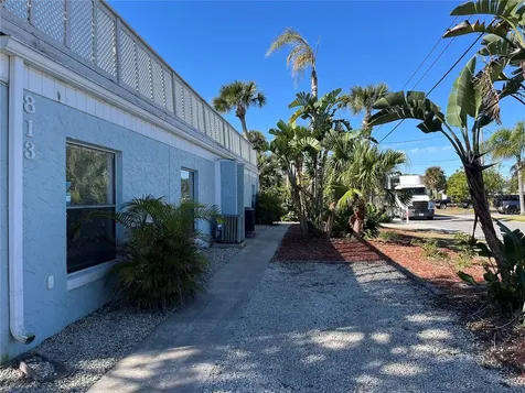 813 Hope Avenue New Smyrna Beach FL 32169