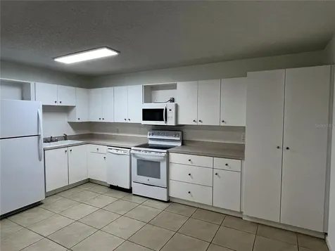 813 Hope Avenue New Smyrna Beach FL 32169