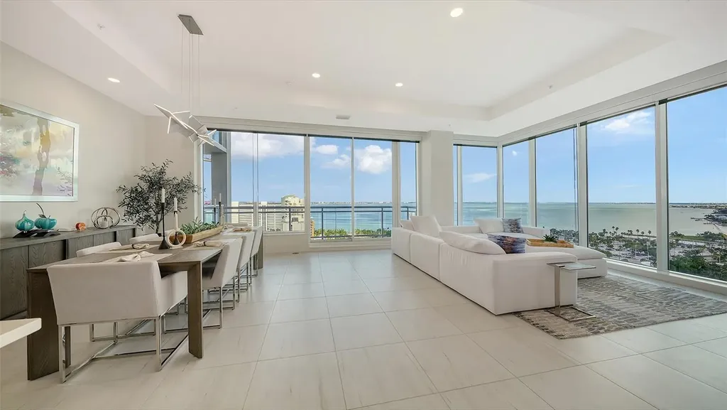 540 N Tamiami Trail Sarasota FL 34236