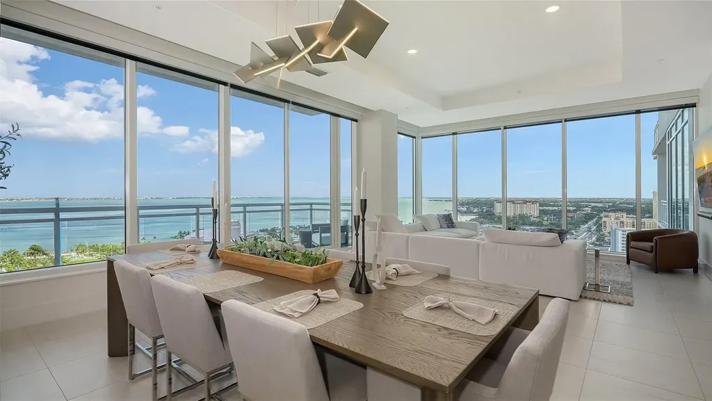 540 N Tamiami Trail Sarasota FL 34236