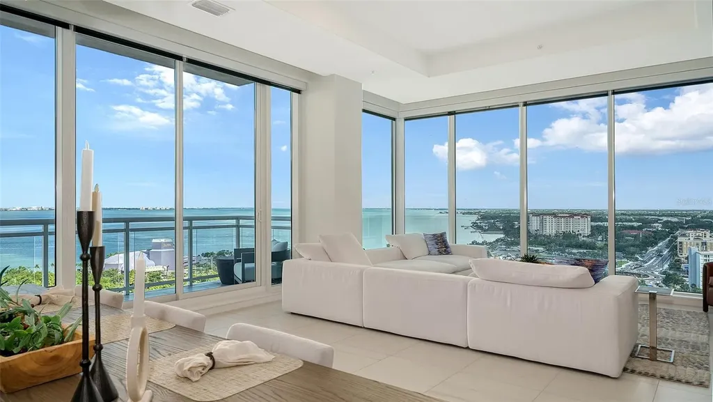 540 N Tamiami Trail Sarasota FL 34236