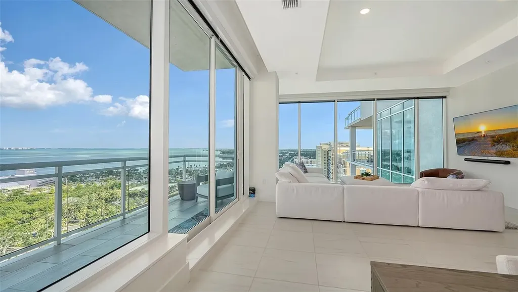 540 N Tamiami Trail Sarasota FL 34236